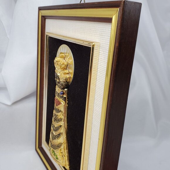 VTG Our Lady of Loreto 3D Plaque Icon In Gold & Black Velvet Frame 7.75" x 6" - Picture 3 of 9